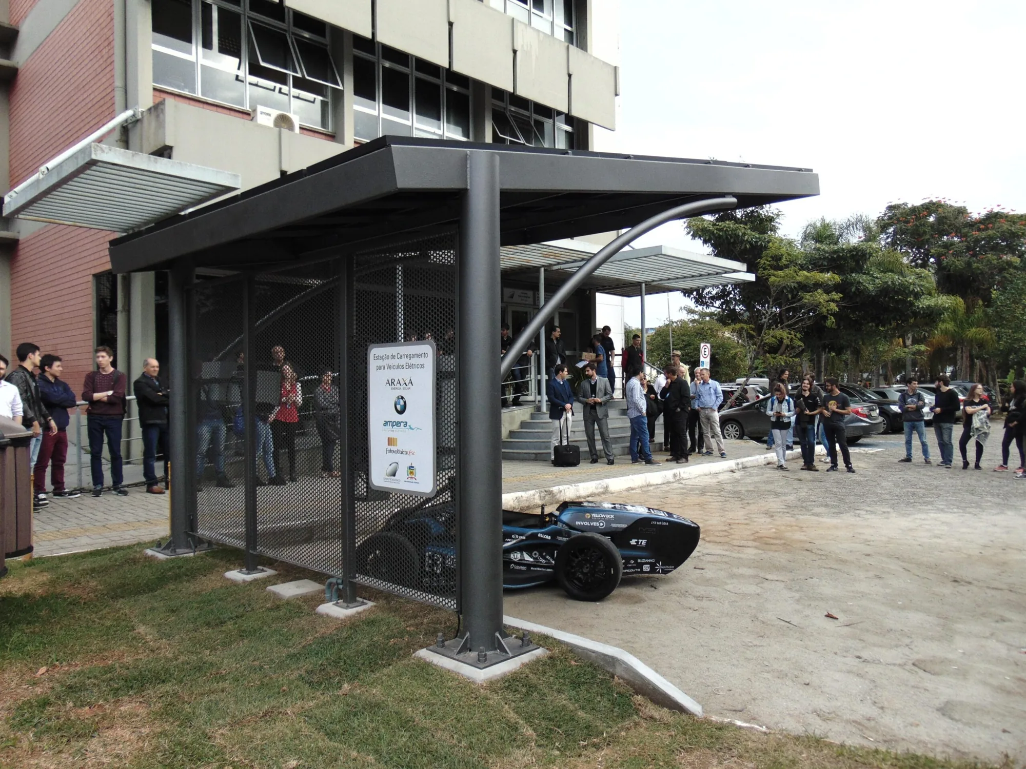 ELETROPOSTO SOLAR - AMPERA RACING
