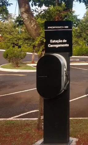 ESTAÇÃO DE CARREGAMENTO PORSCHE - TENNIS COUNTRY CLUB