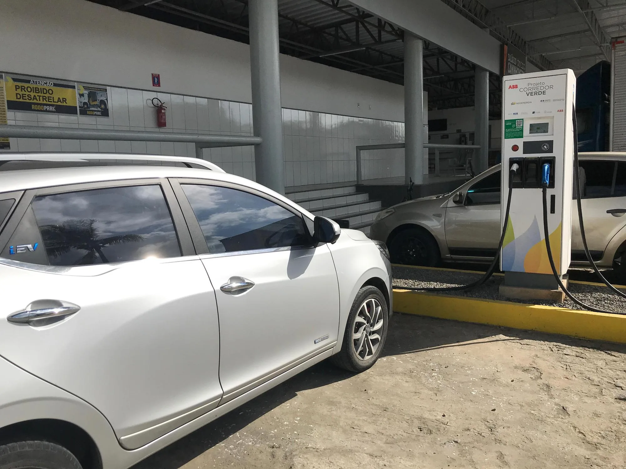 NEOENERGIA / POSTO PICHILAU - ESCADA