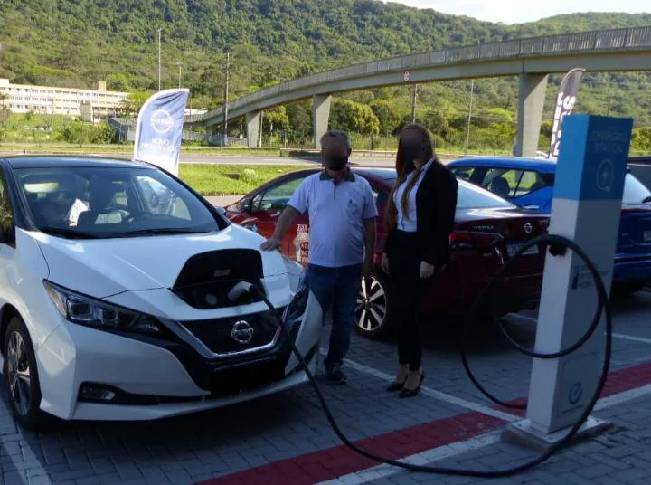 NISSAN IESA - LEAF