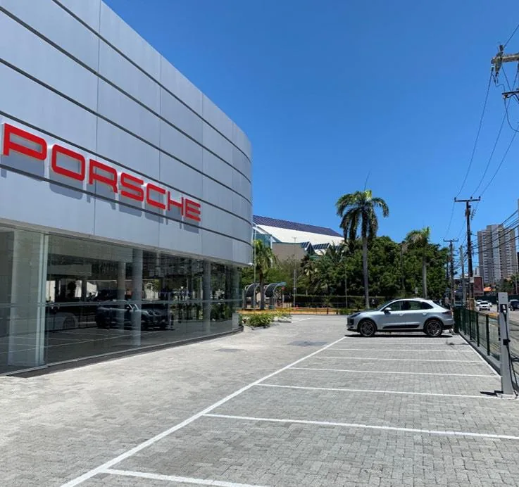DCC ENERGY - PORSCHE CENTER FORTALEZA