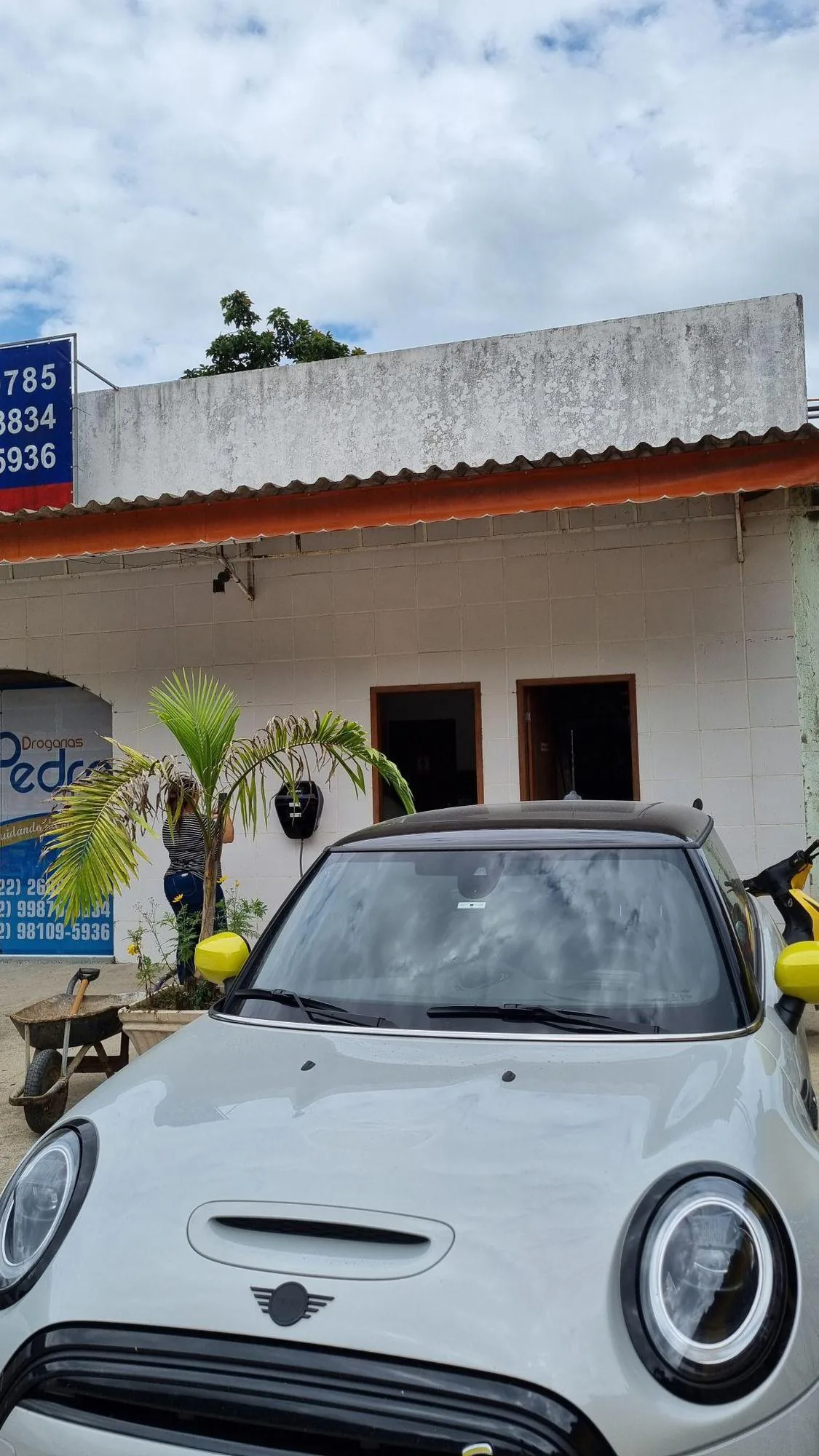 SILVA JARDIM ,BR 101 NORTE , POSTO KID DOLLAR VOLVO R$4,00