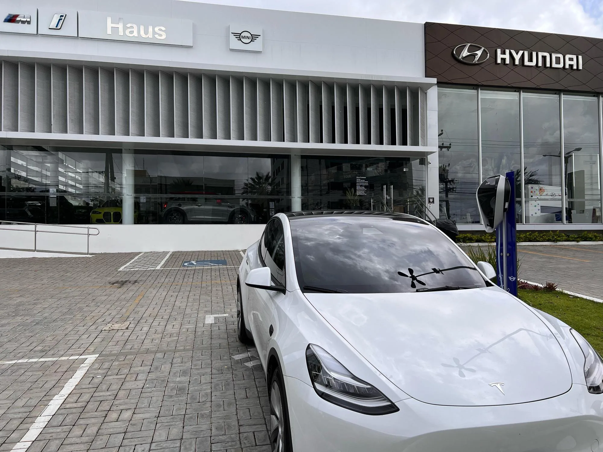 HAUS MOTORS - BMW