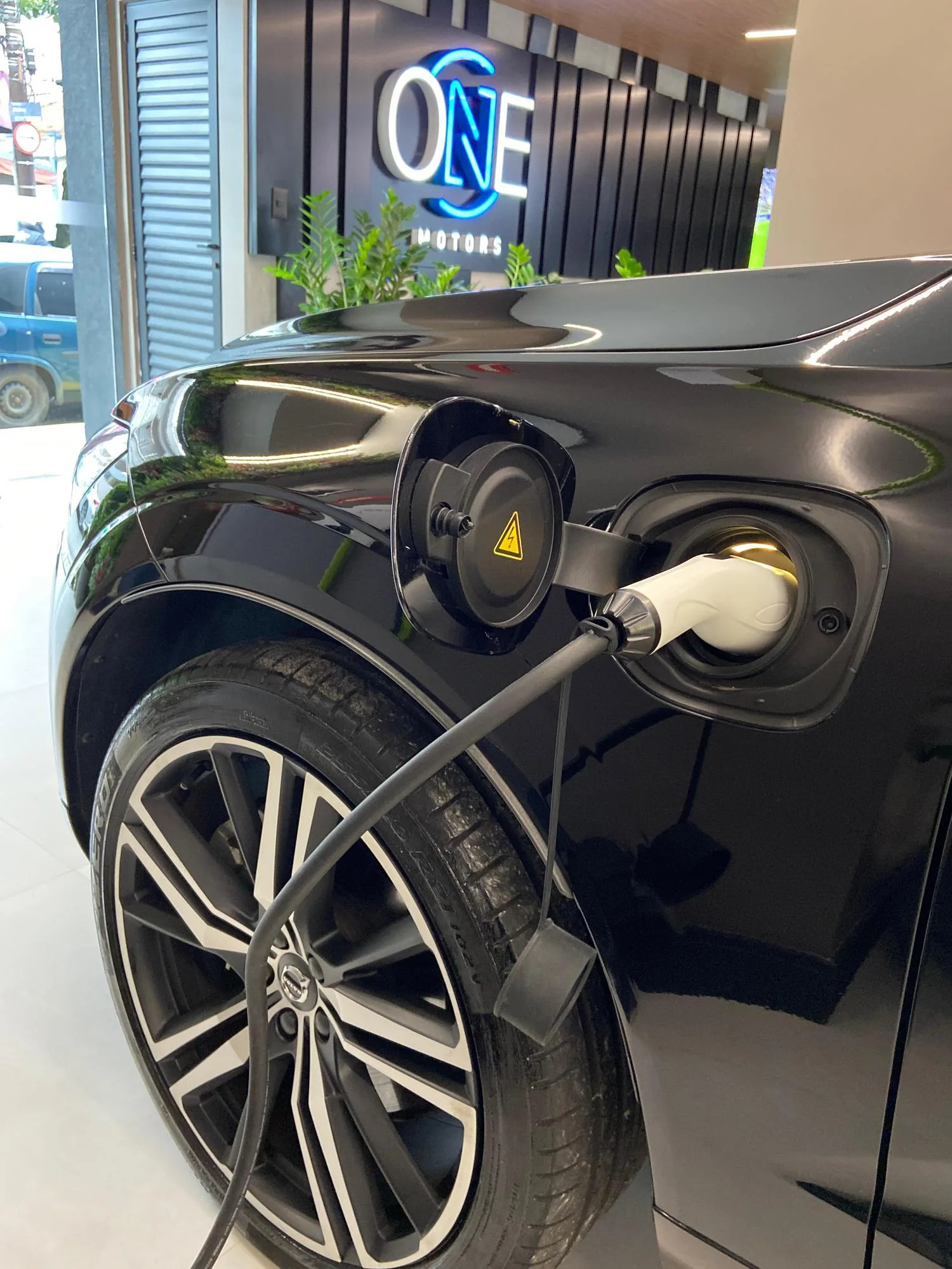 ONE MOTORS