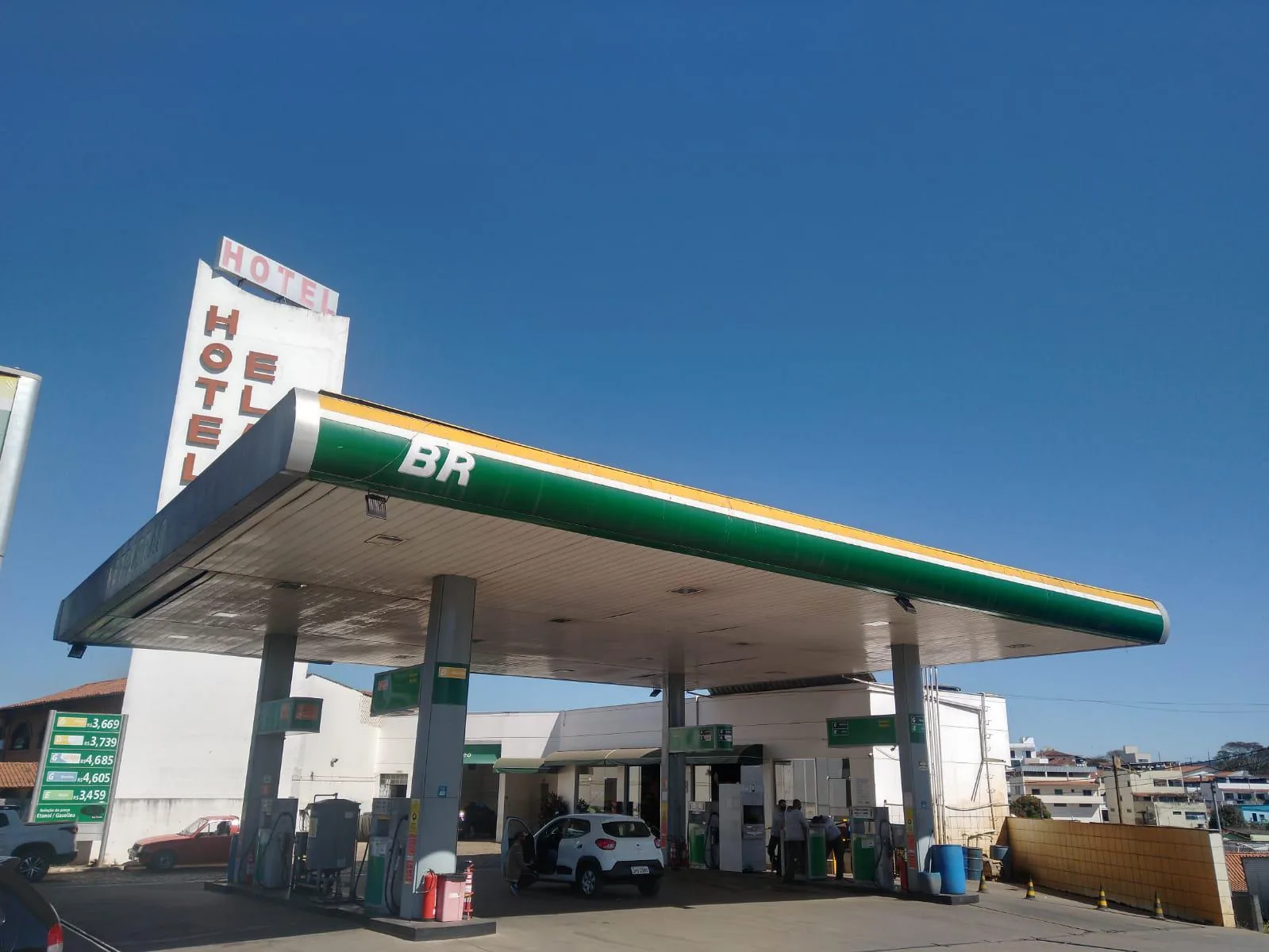 AUTO POSTO SCUDERIA