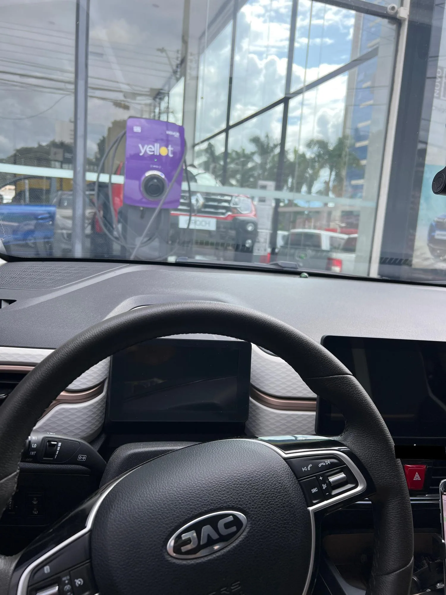 ESTAÇÃO YELLOTMOB - NAVESA RENAULT