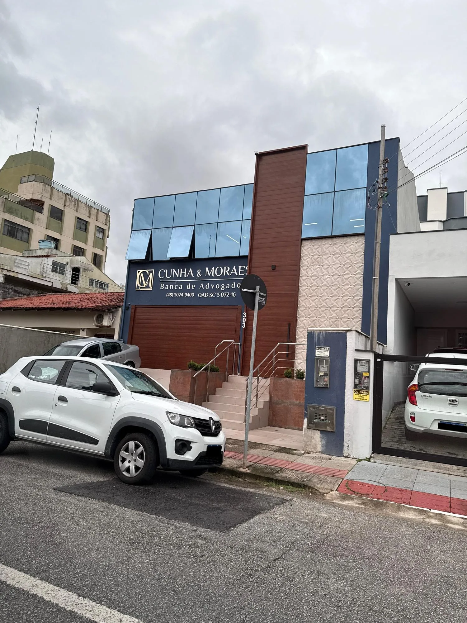 CUNHA & MORAES BANCA DE ADVOGADOS