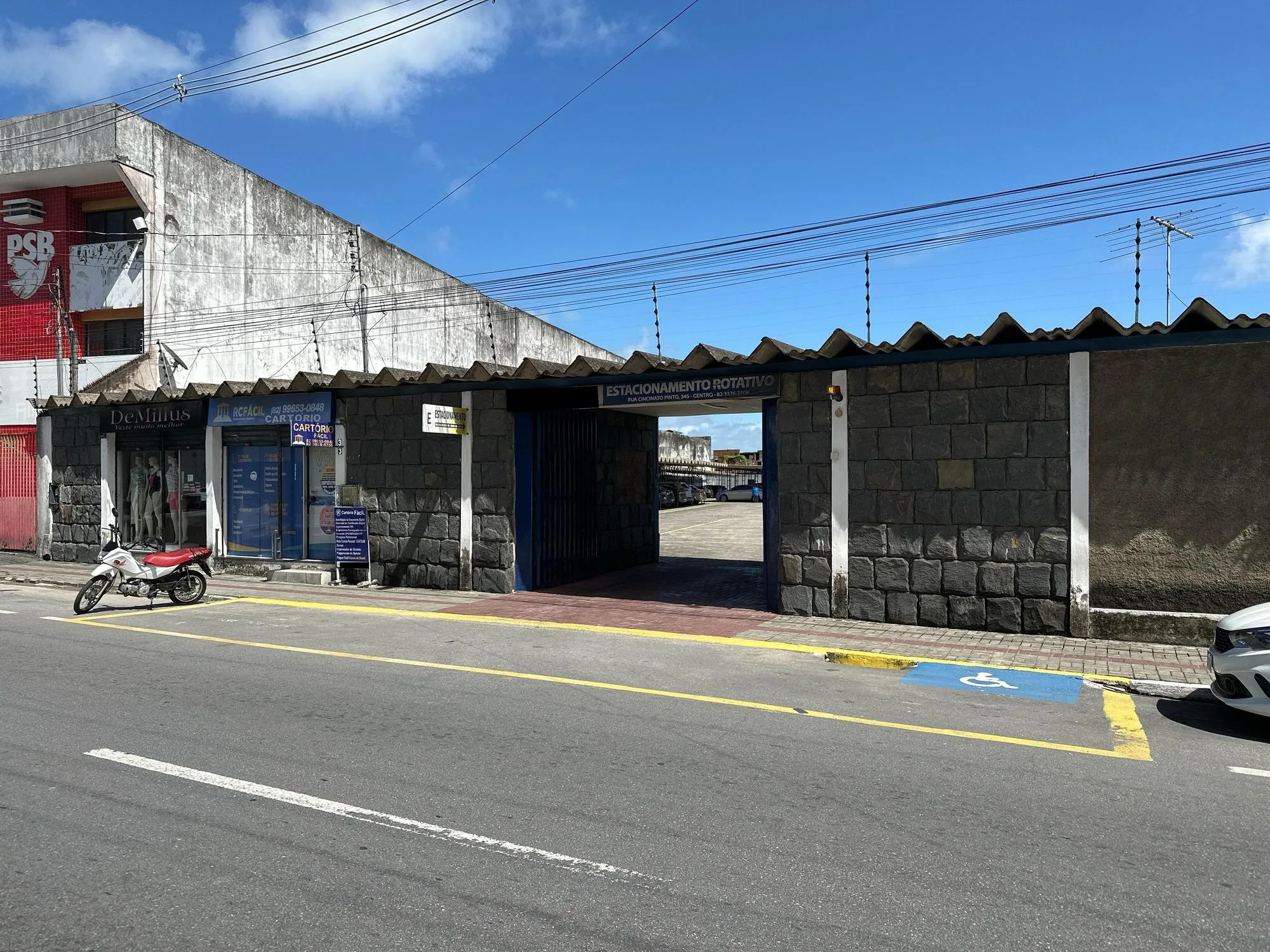 ESTACIONAMENTO TROPICAL