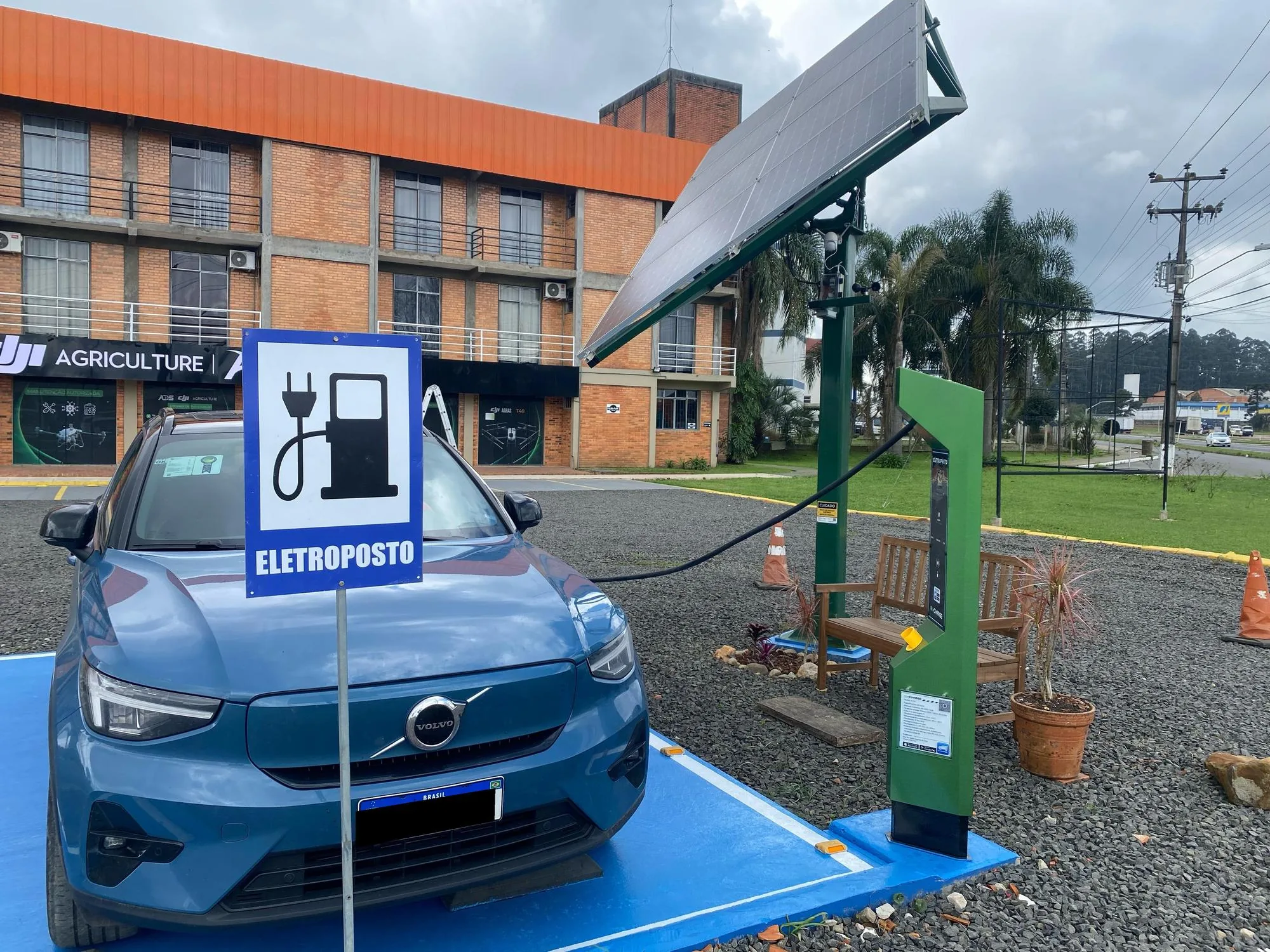 ELETROPOSTO PAMPAS HOTEL | 60KW - CCS2 - ON CHARGE