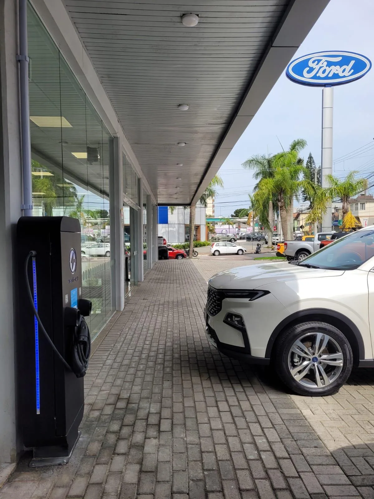 DIMAS FORD - WECHARGE ELETROPOSTOS