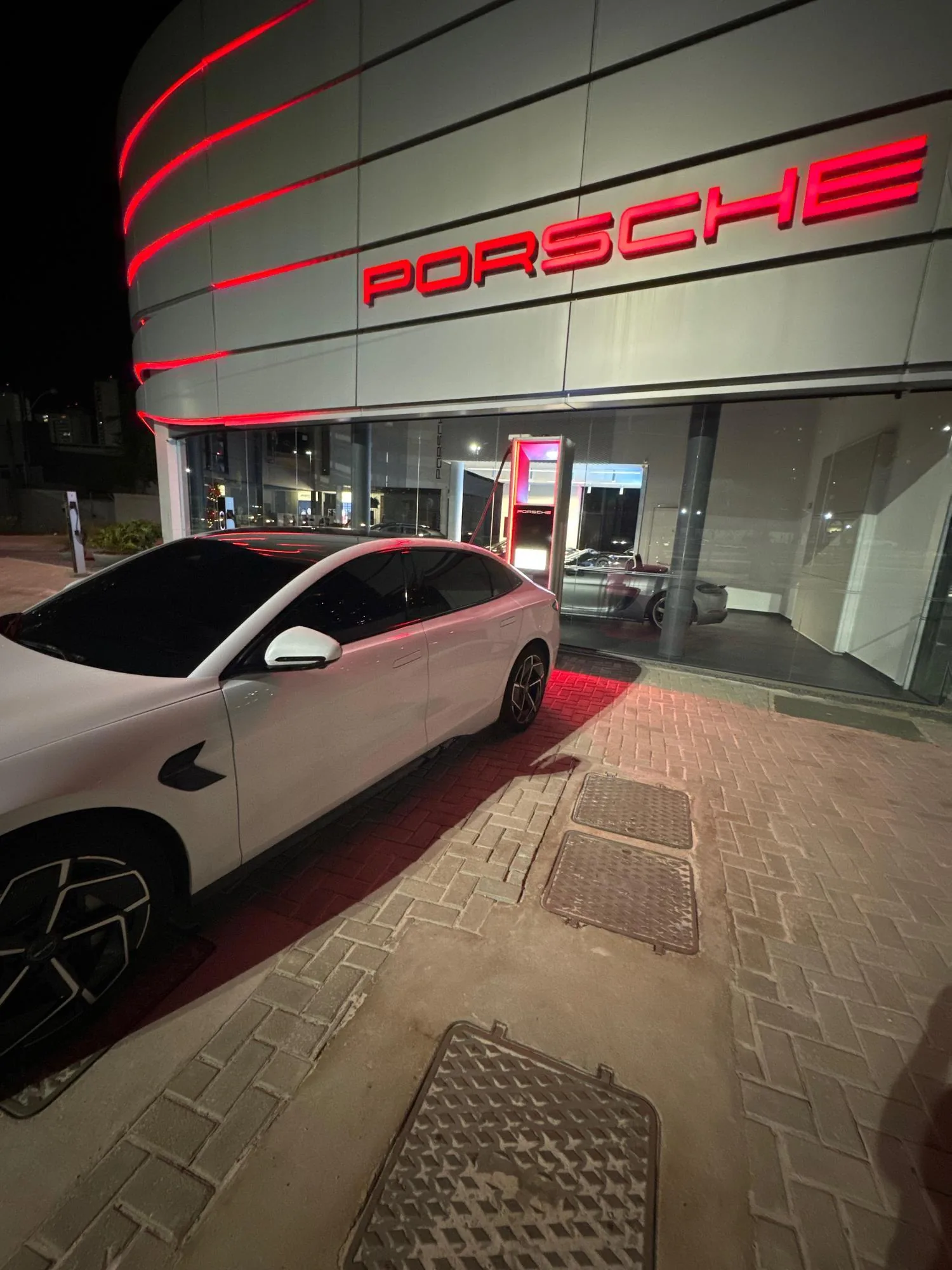 PORSCHE