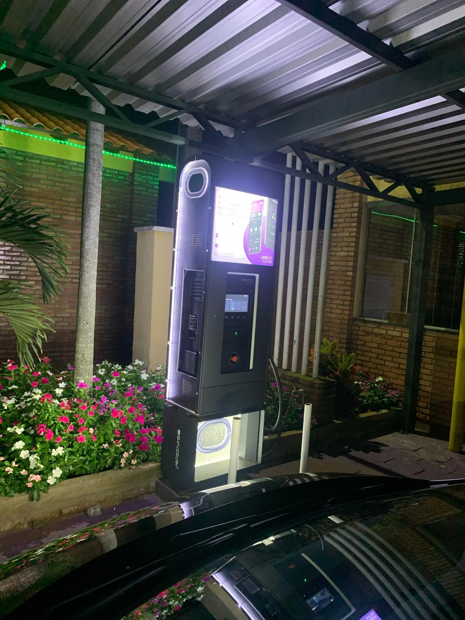 ESTAÇÃO YELLOTMOB - POSTO CAIPIRÃO