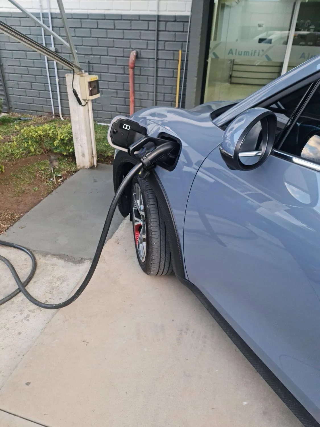 ELETROPOSTO ALUMÍNIOS ALUMIFIX (APP ON CHARGE)