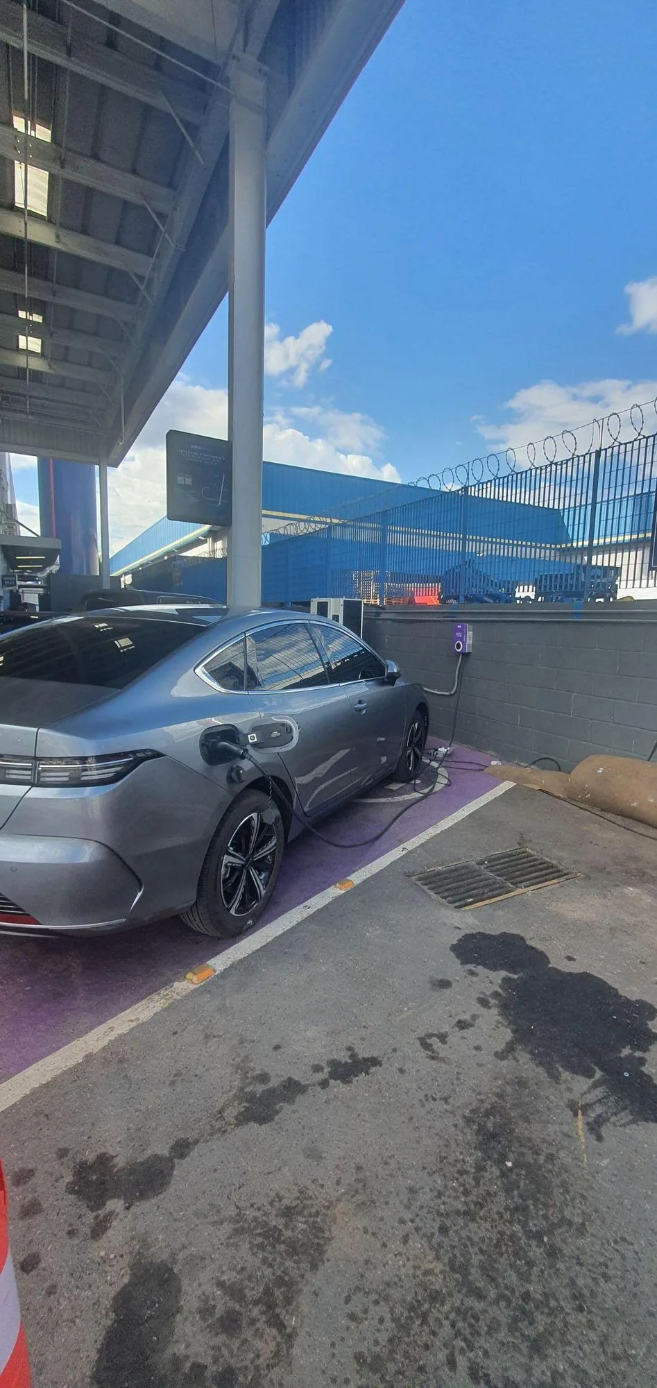 ESTAÇÃO YELLOTMOB - SUPER ADEGA SIA FASTCHARGER