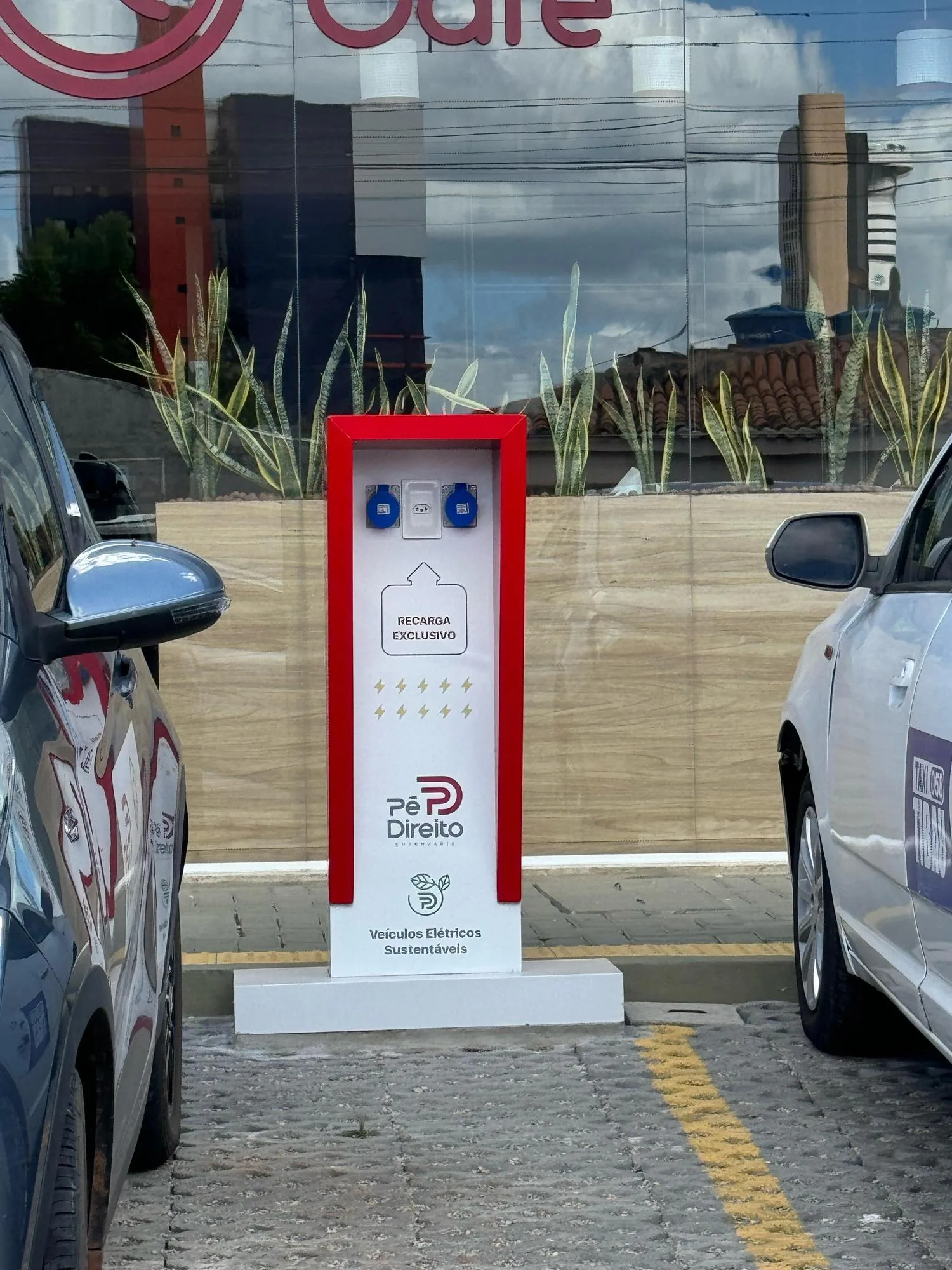 PÉ DIREITO MALL (PRIVADO)