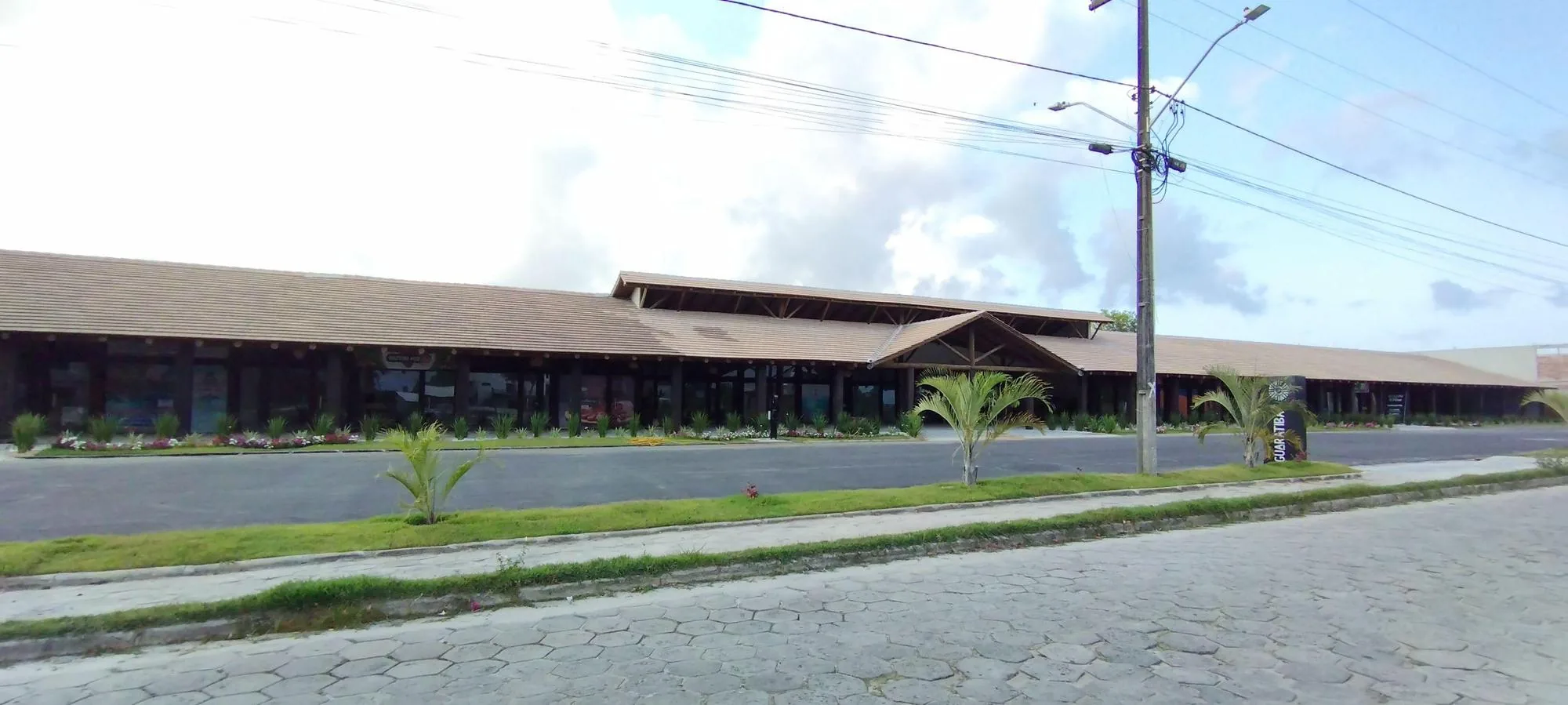 SHOPPING PRAIA DE GUARATIBA