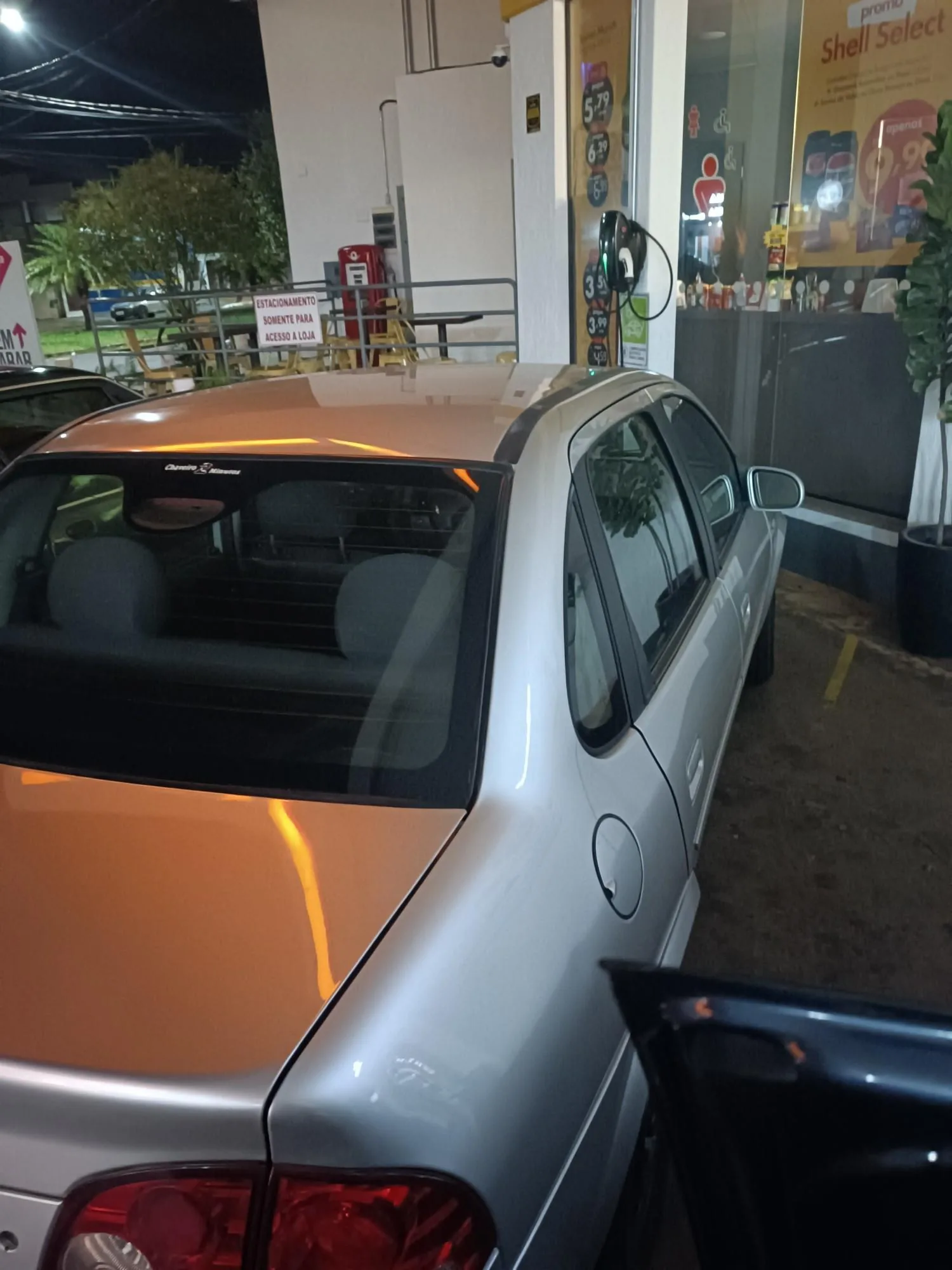 AUTO POSTO 2001