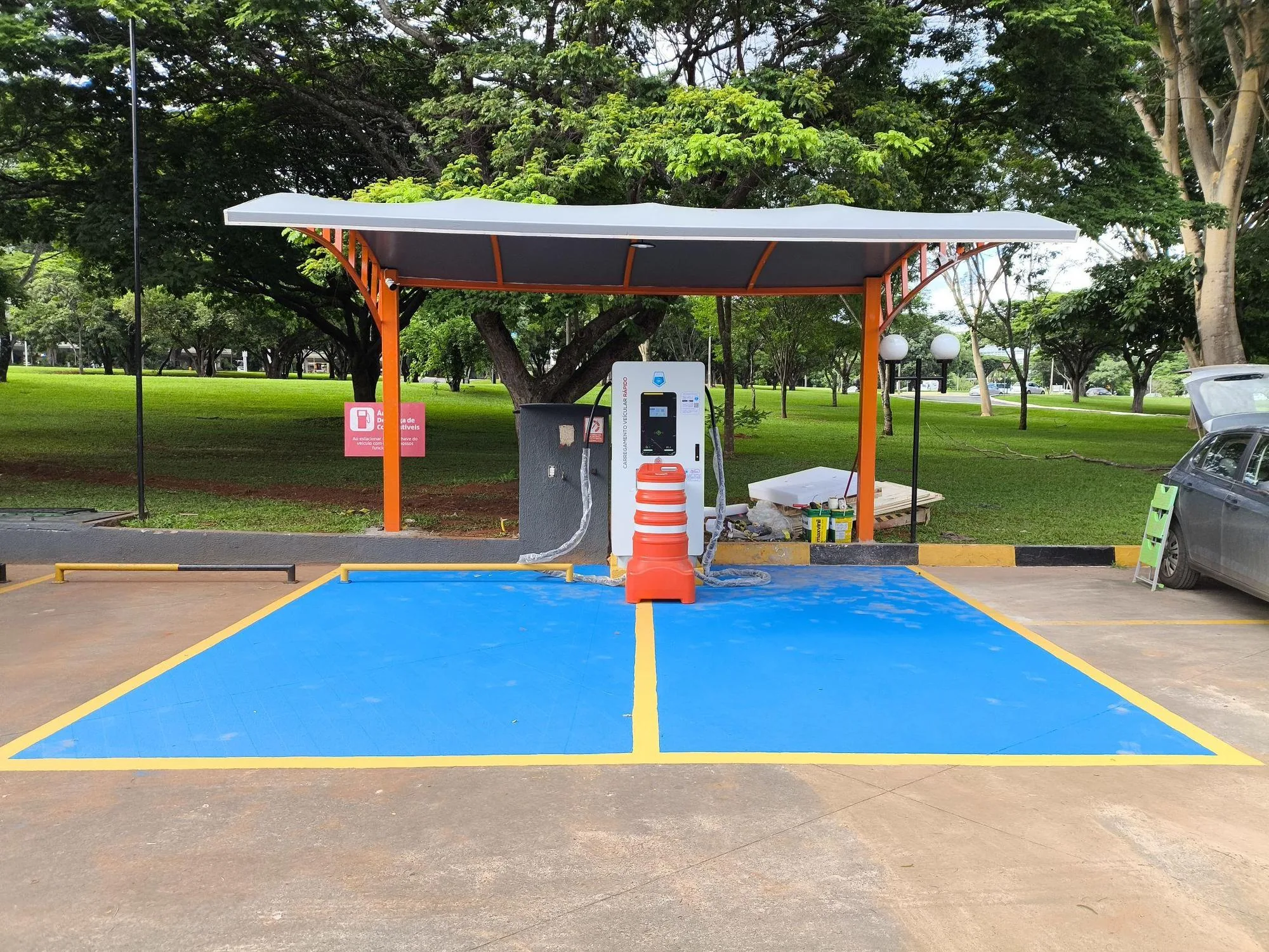 PORAQUÊ RECARGAS 40KW - POSTO 206 SUL
