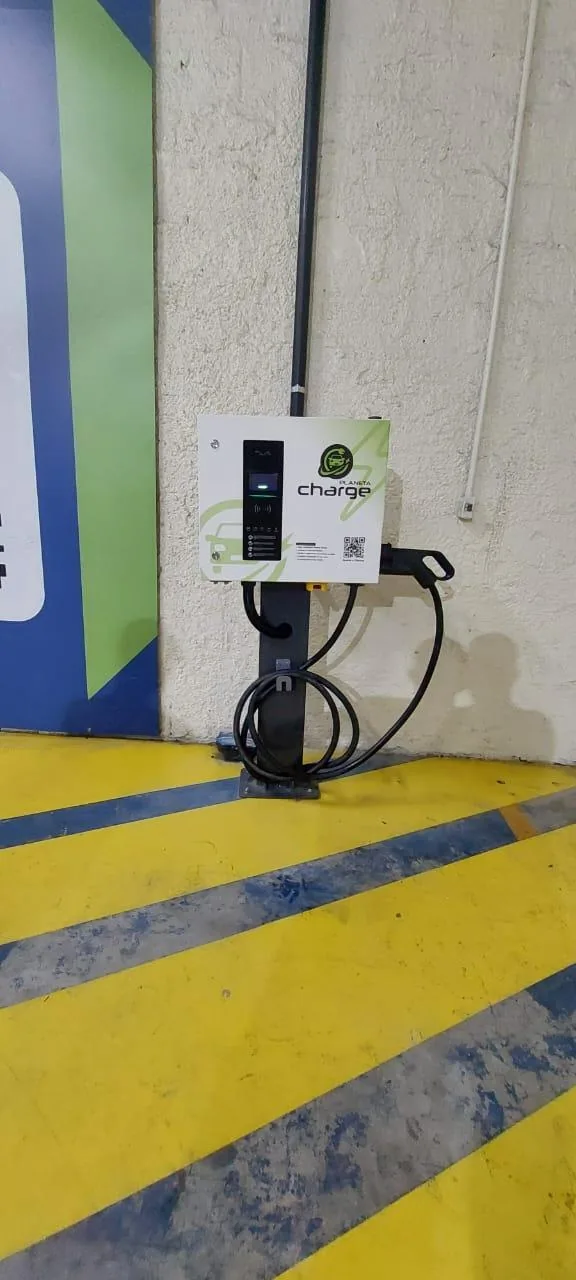PLANETA CHARGE - 2 BICOS DE  30 KW HIPERMARKET - MONDUBIM