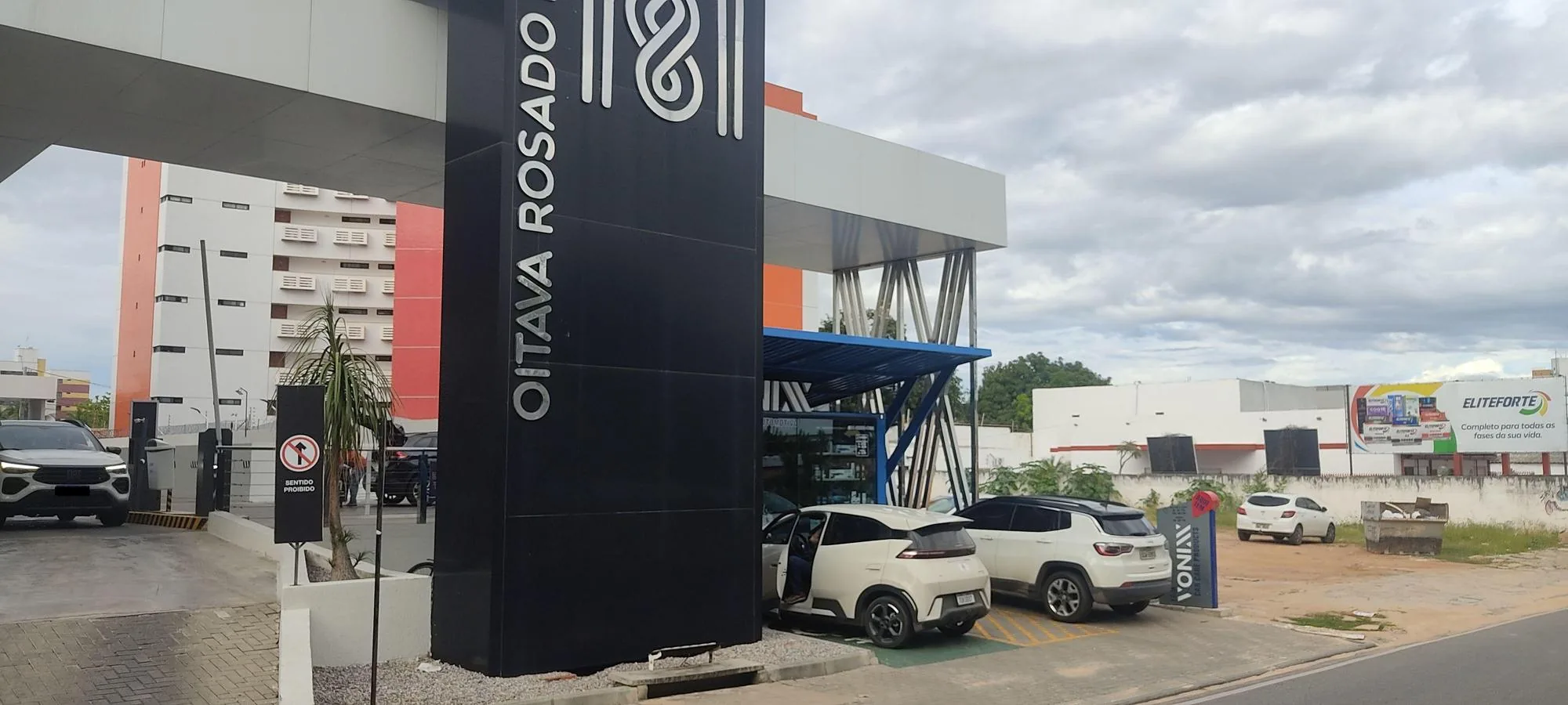 OITAVA ROSADO MALL