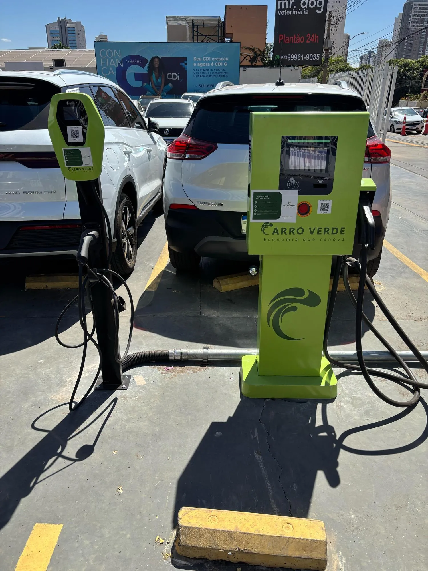 CARRO VERDE- PARA FÁCIL ESTACIONAMENTO