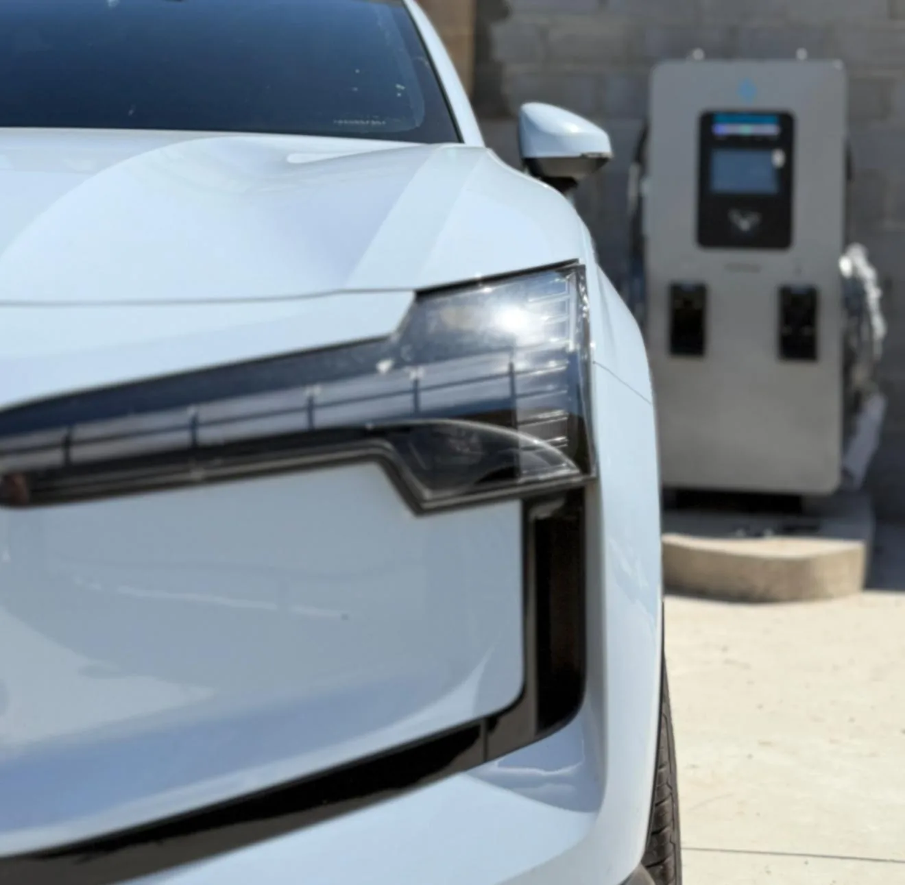 POWER CHARGE - SOLAR POWER