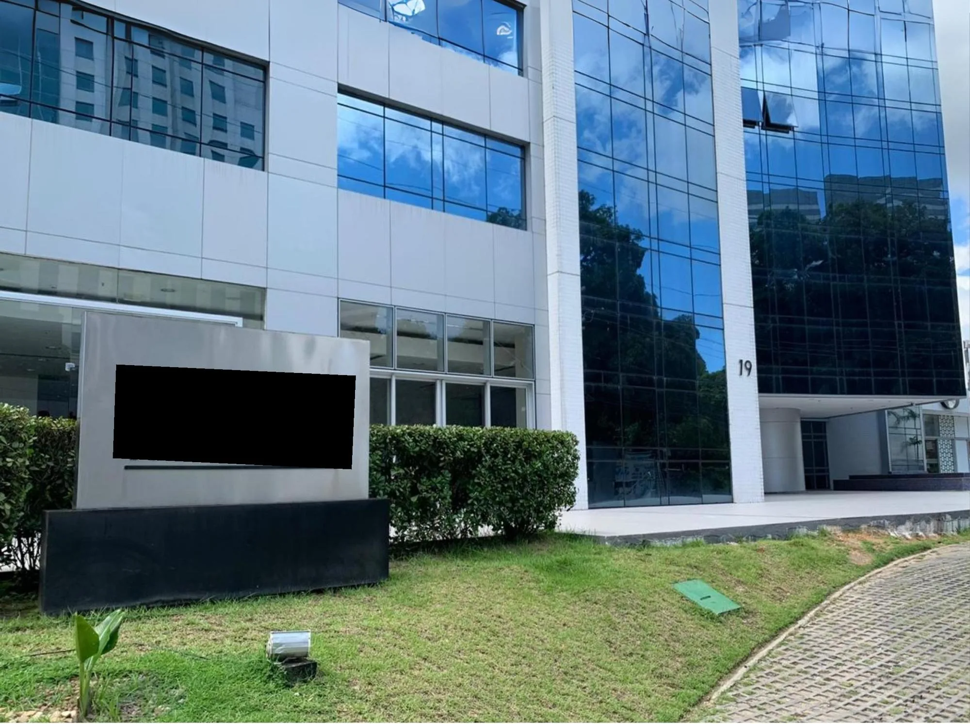 ELETROPOSTO KUARA ENERGY -- THE PLACE BUSINESS