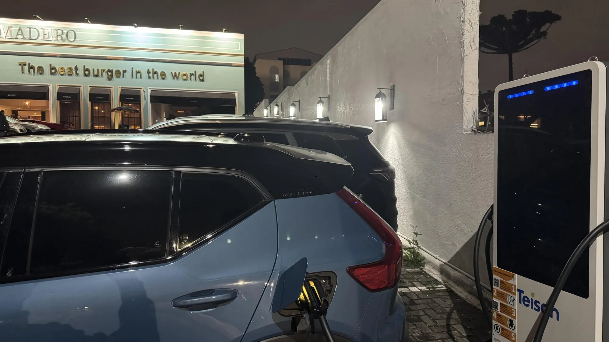 ELETROPOSTO MADERO BATEL 60KW