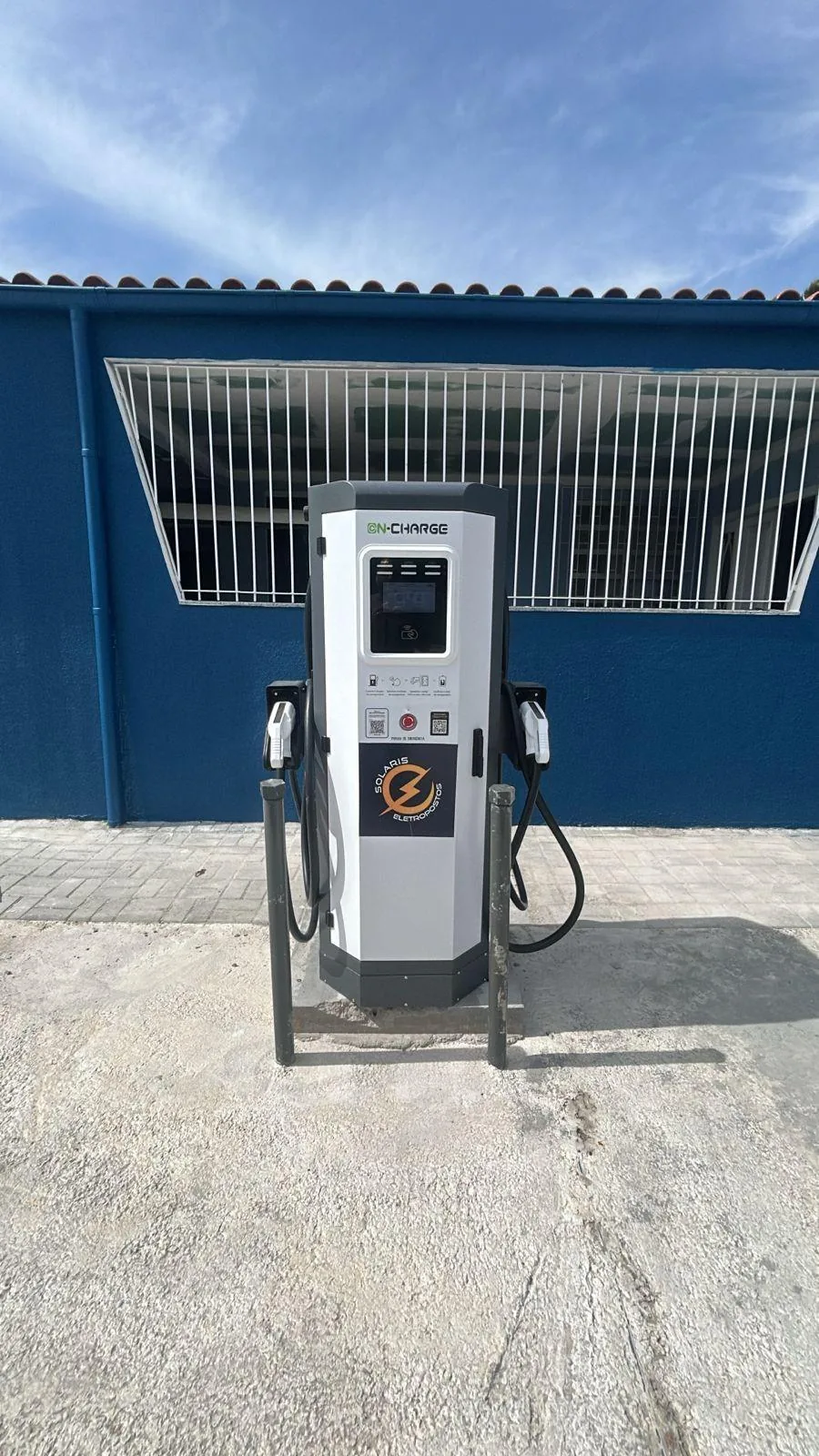 ELETROPOSTO ONCHARGE - SOLARIS ELETROPOSTOS