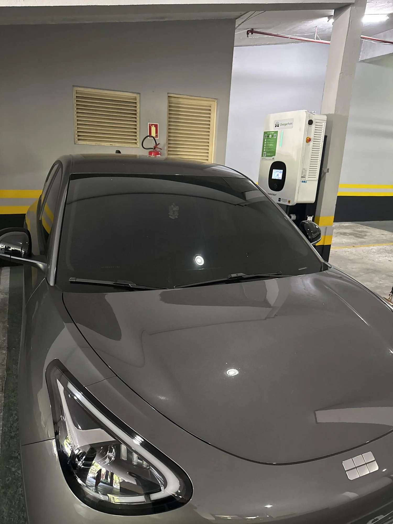 ESTACIONAMENTO ESTÁ FÁCIL (CHARGER POINT)