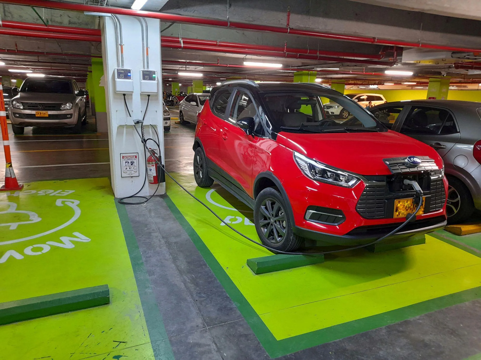 ECO ESTACIÓN CHEC EN MALL PLAZA