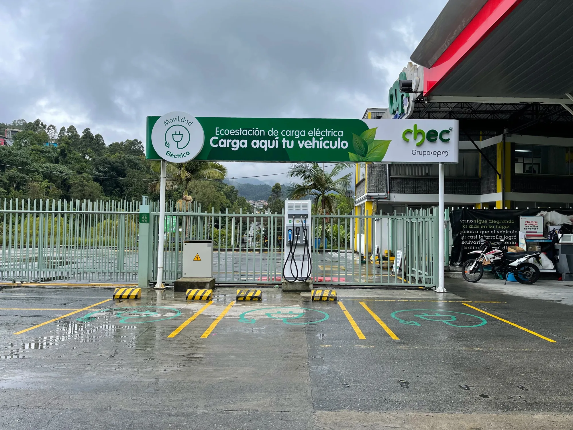 ECO ESTACIÓN CHEC EN MALL PLAZA