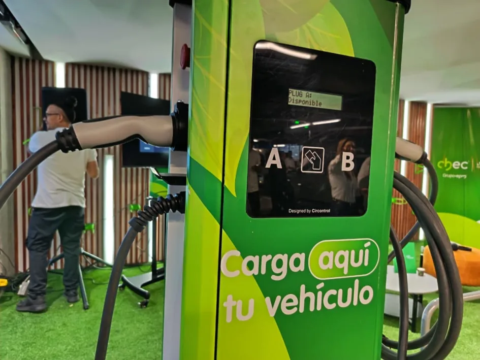 ECO ESTACIÓN CHEC EN MALL PLAZA