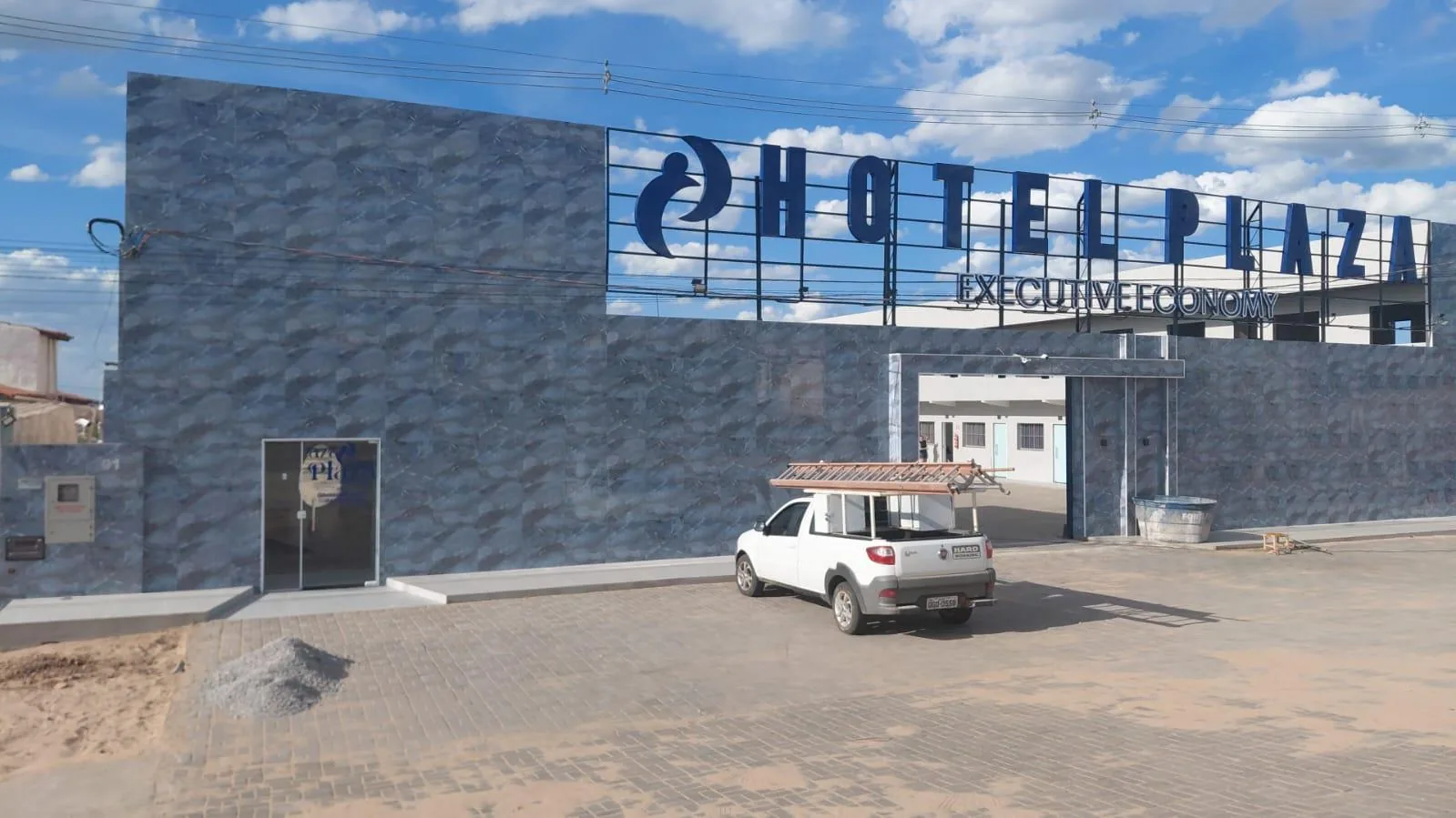 HOTEL PLAZA EXECUTIVE ECONOMY