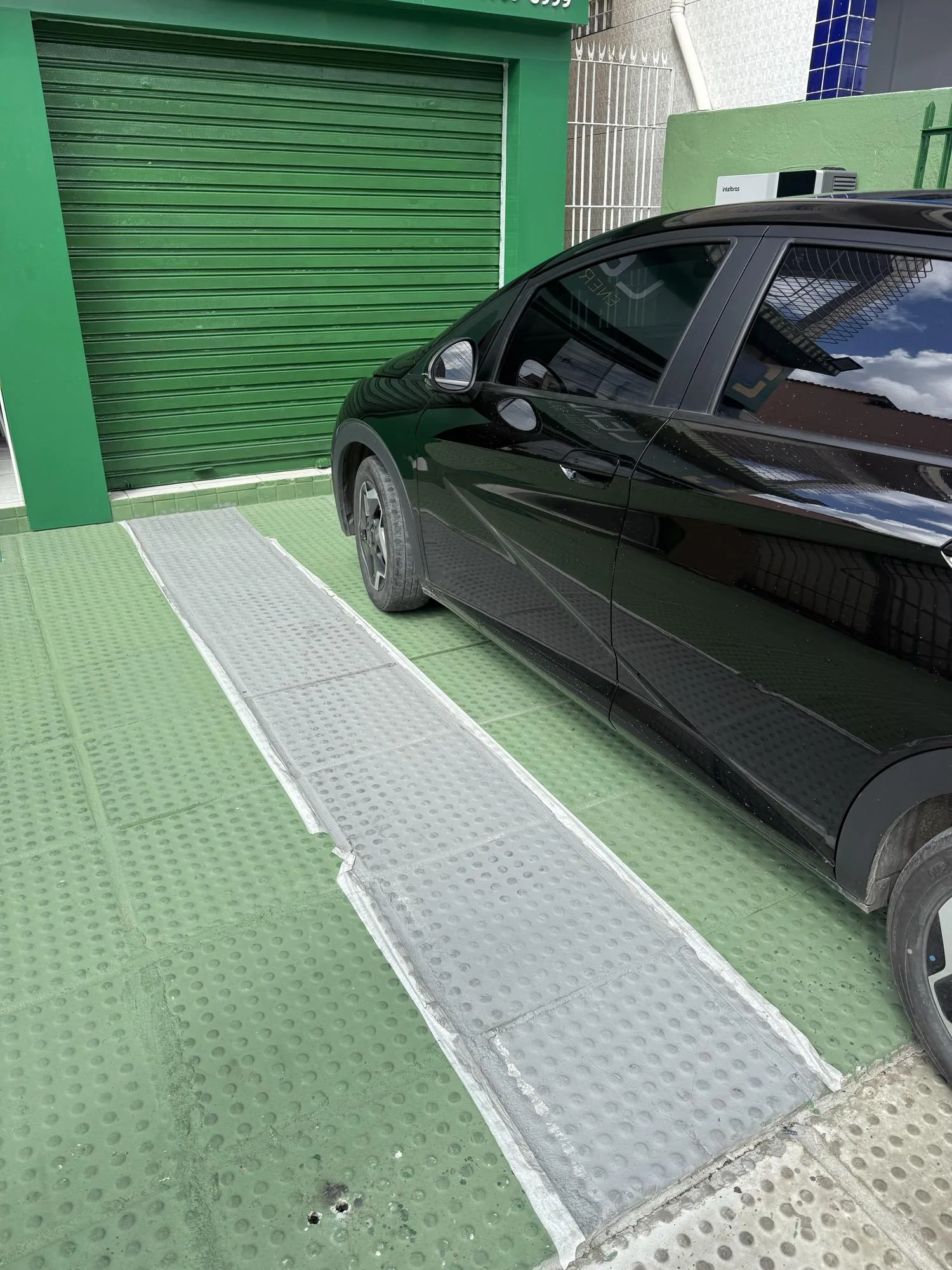 AZIBOX CARREGADOR 01