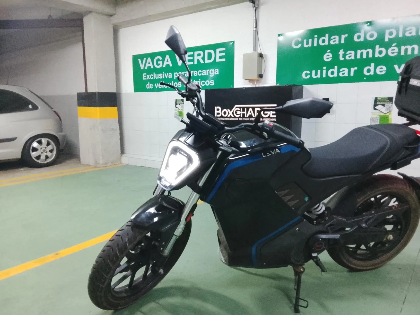 BOULEVARD SIDE RESIDENCIAL