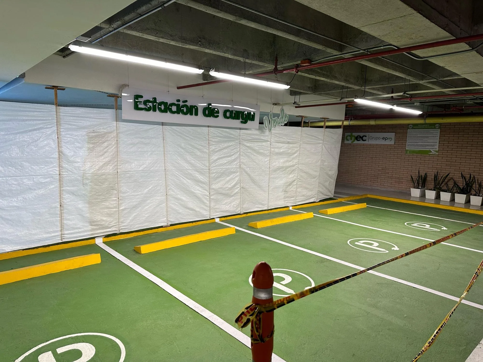 CENTRO COMERCIAL FUNDADORES