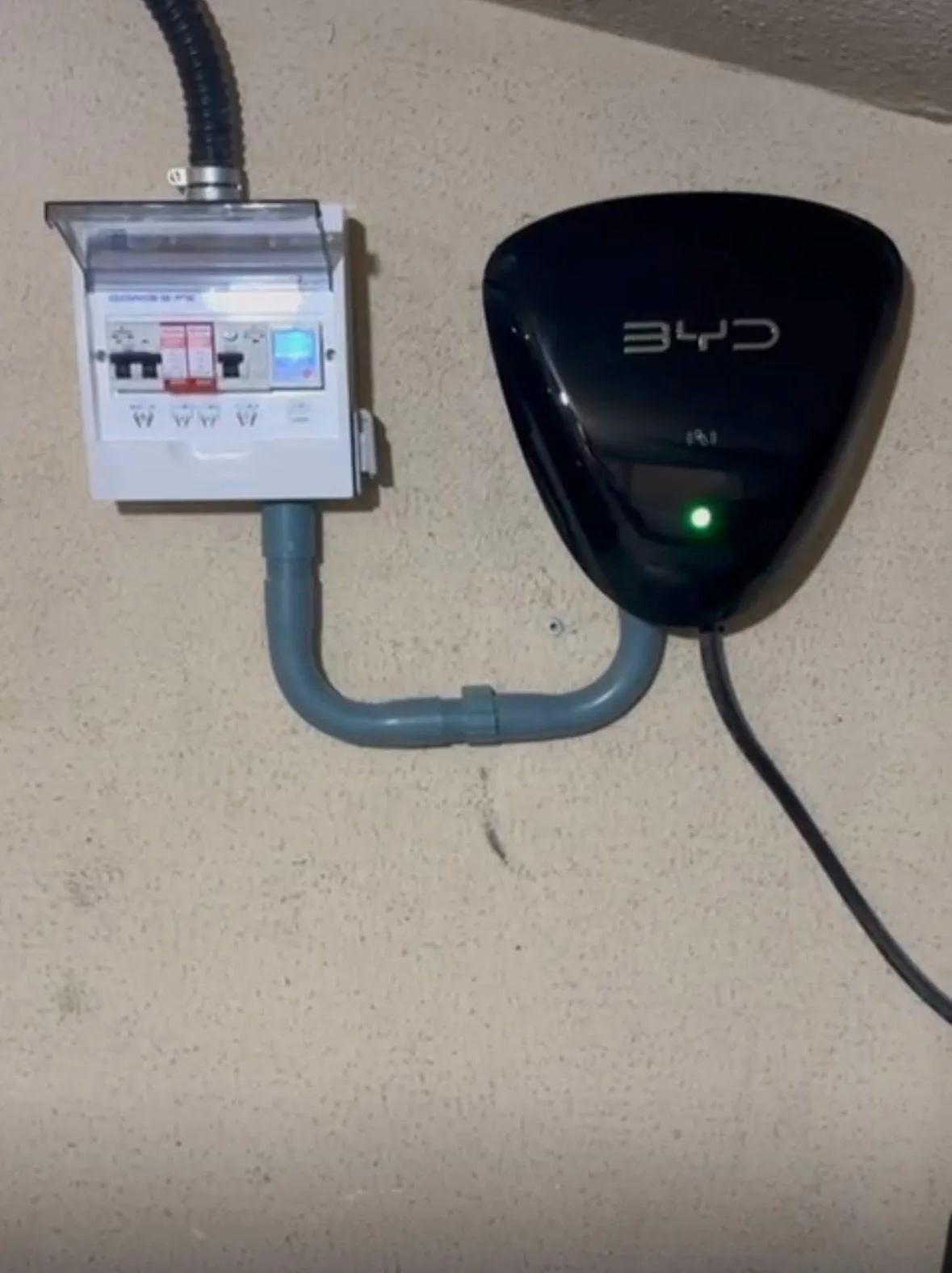 CARREGADOR COMPARTILHADO DE FÁBIO - E37B