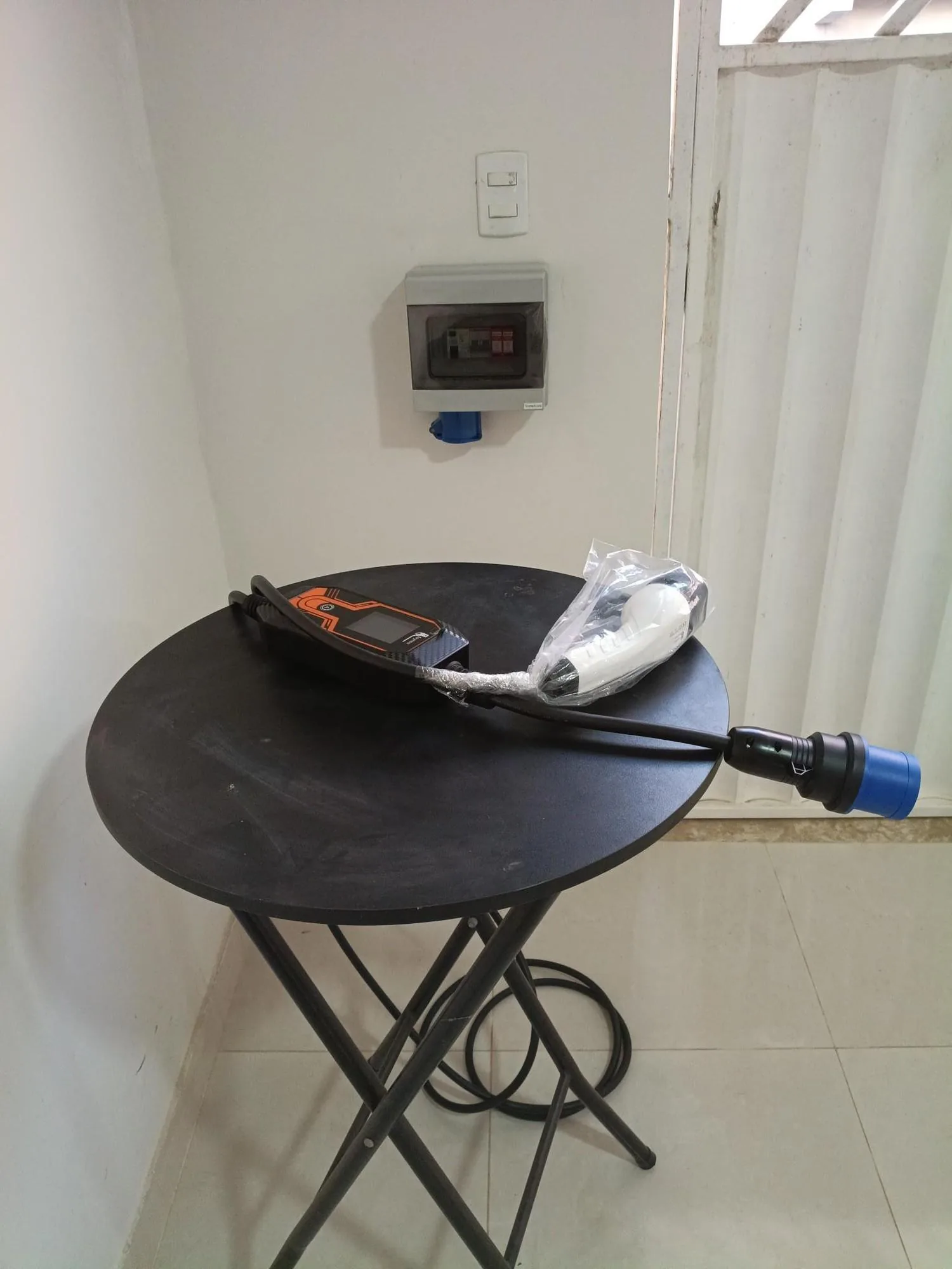 ELETROPOSTO RESIDENCIAL PALASTORE