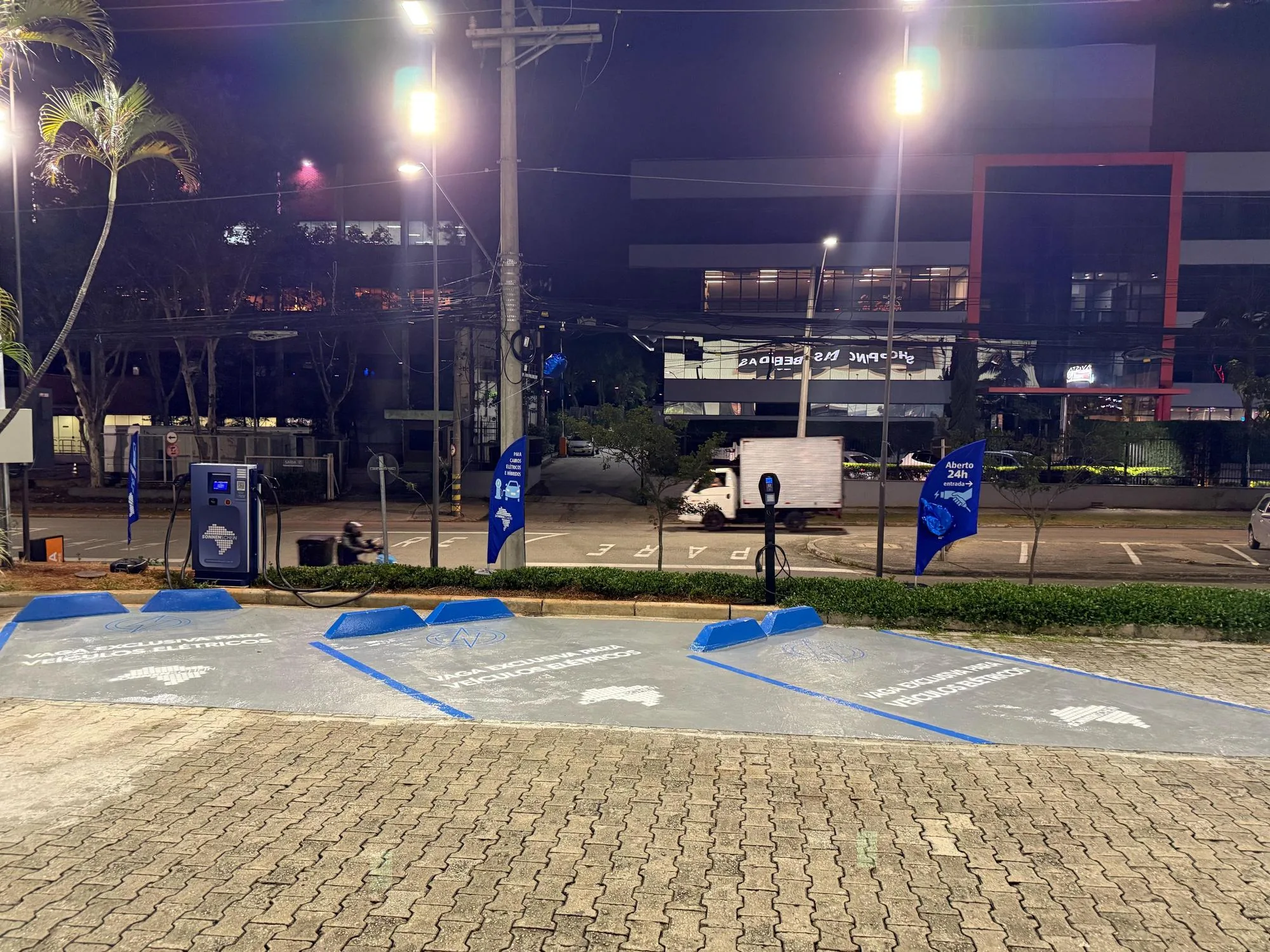 ELETROPOSTO CARGA RÁPIDA SONNENSCHEIN BRASIL / SHOPPING DAS BEBIDAS ALPHAVILLE
