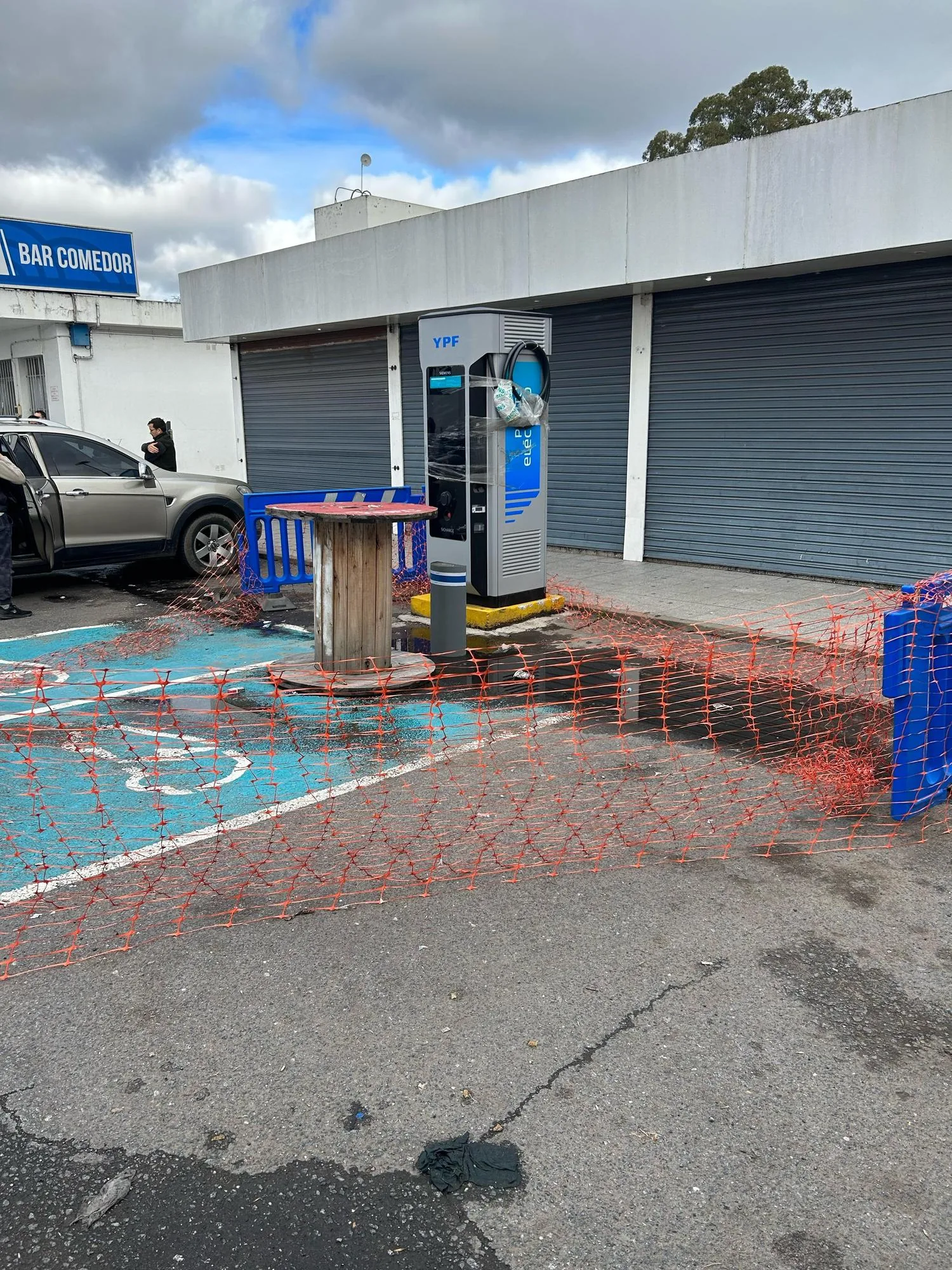 YPF CHARGING STATION