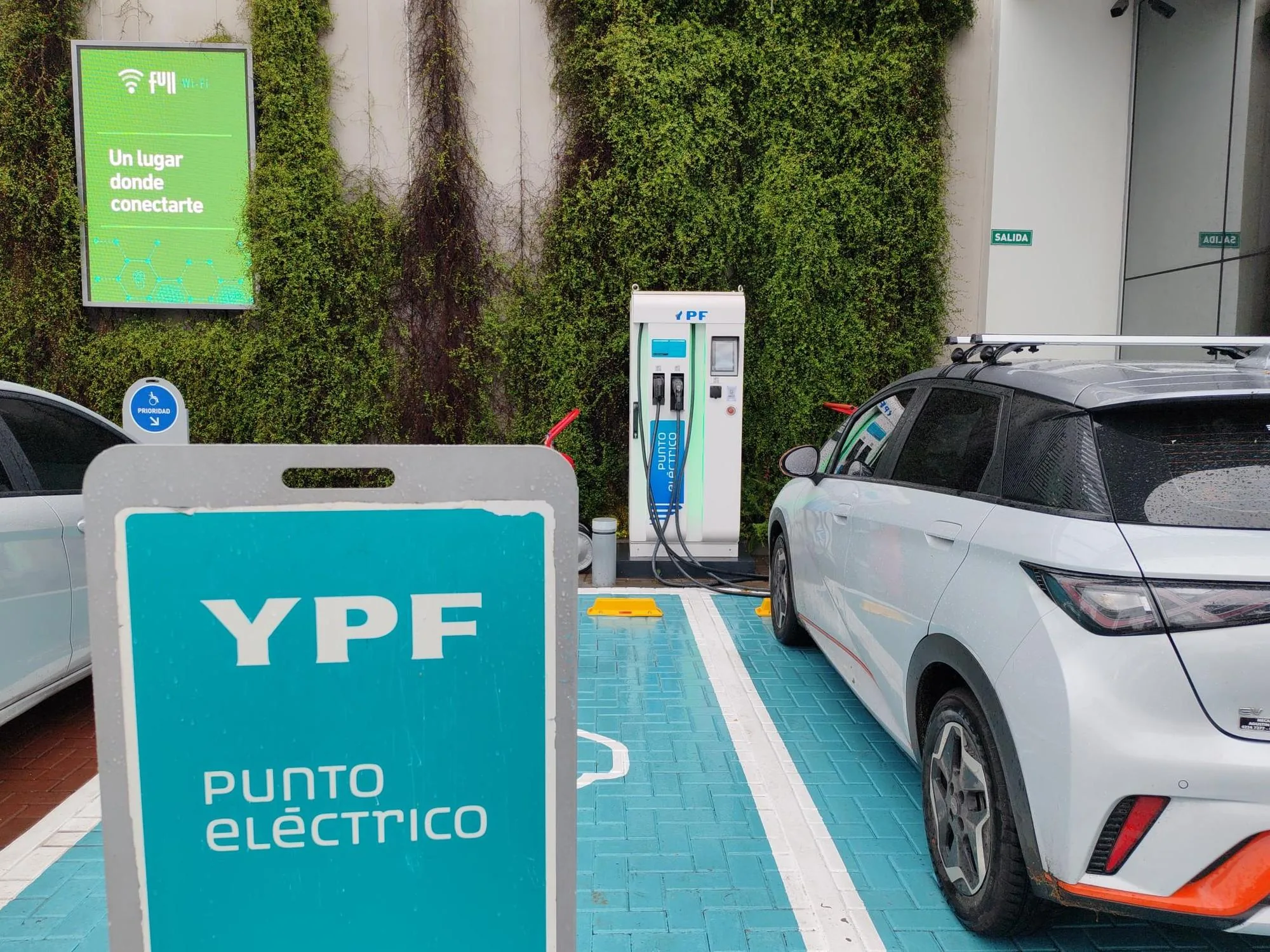 YPF AV 7 Y AV 32 (LA PLATA)