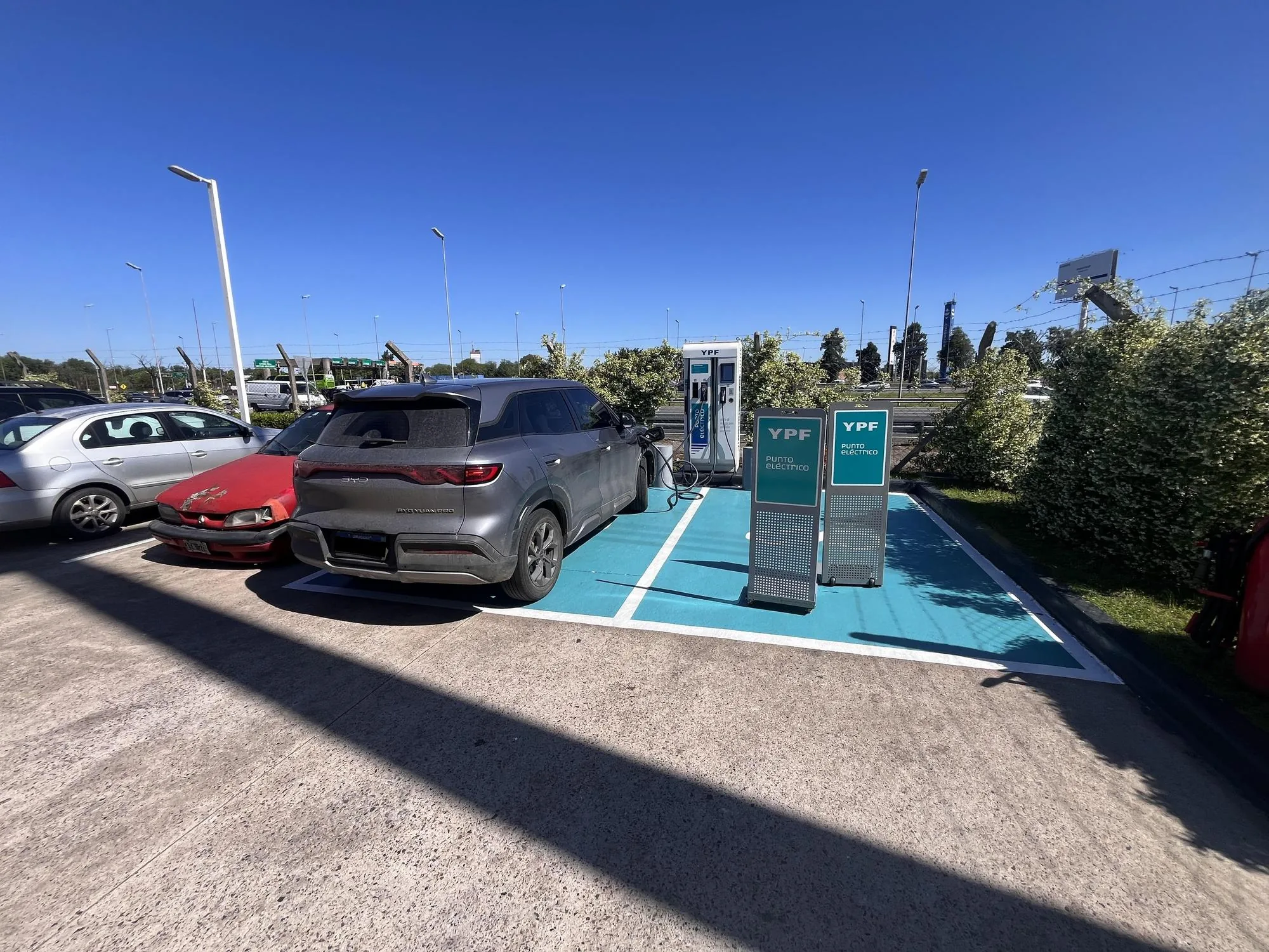 YPF AUTOPISTA 9 PUNTO ELÉCTRICO