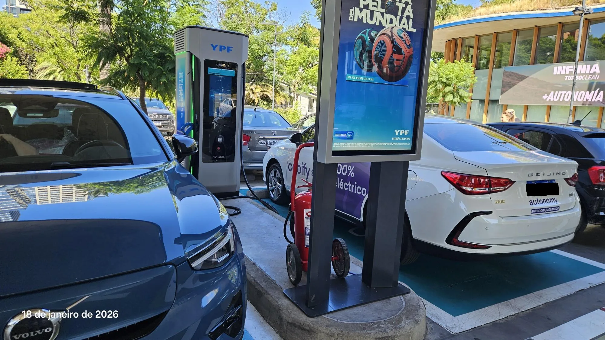 YPF PUNTO ELÉCTRICO BELGRANO