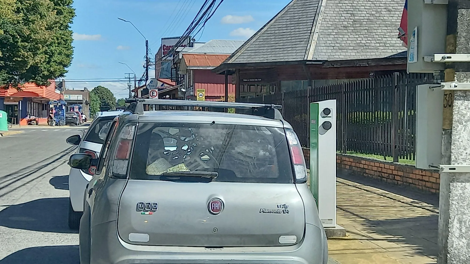 ARTURO PRAT ESTACIONAMIENTO / CARGA