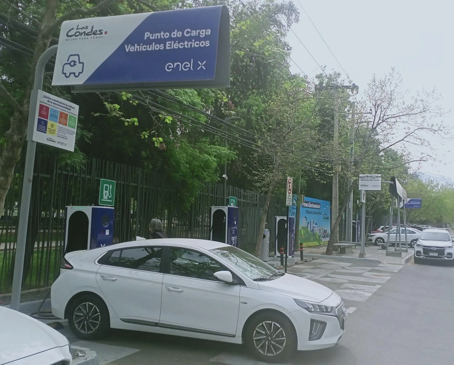PARQUE ARAUCO CHARGE PARK