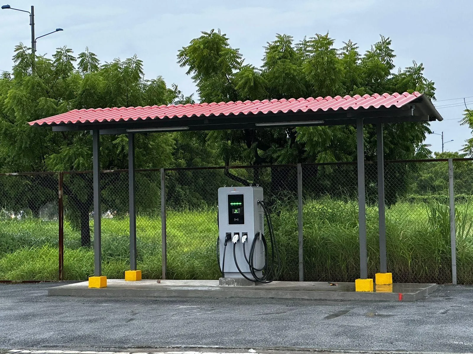 ELECTROLINERA PARQUE SAMANES