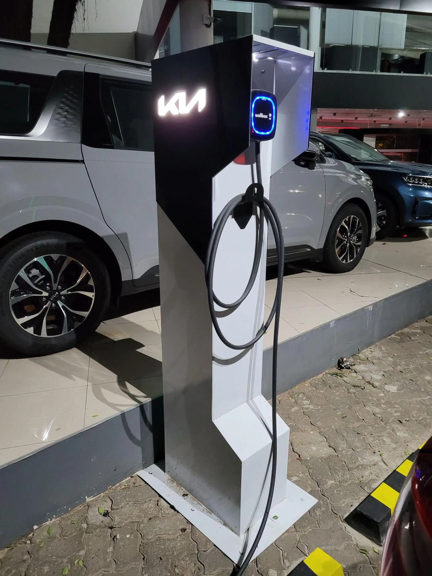 GARDEN AUTOMOTORES S.A. SHOWROOM KIA