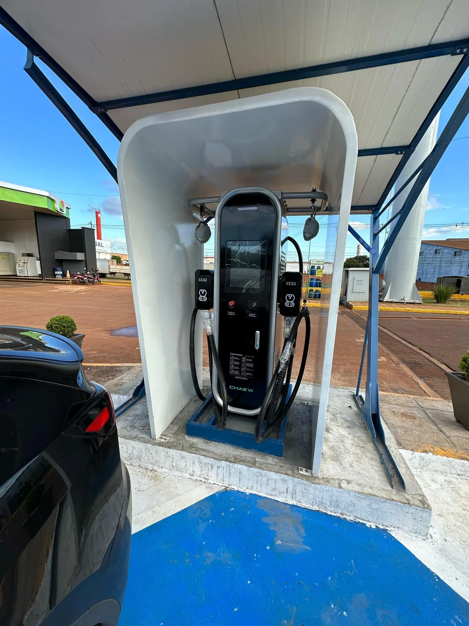 INTEGRAL SERVICE STATION
