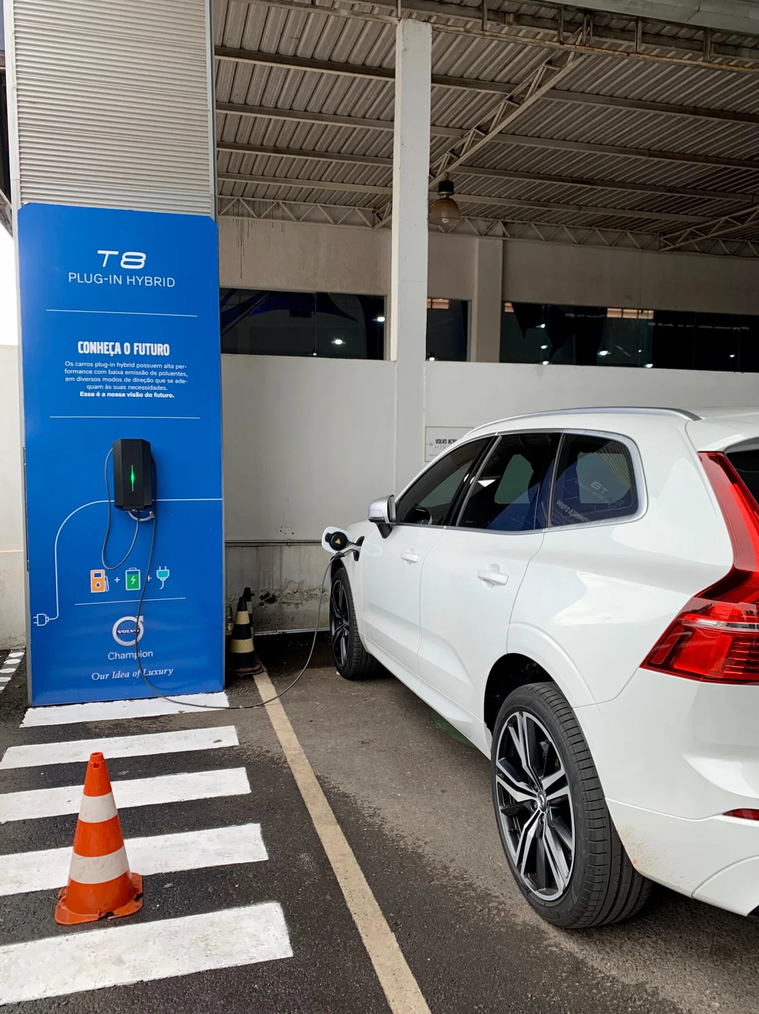 VOLVO - CONCESSIONÁRIA CHAMPION - BRASÍLIA